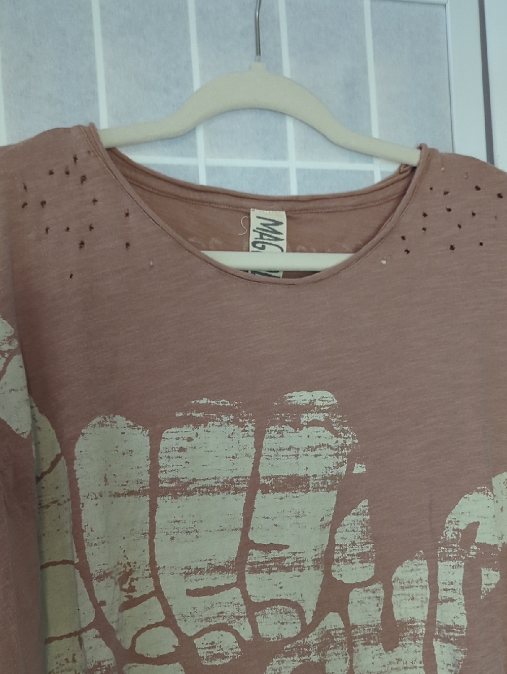 Magnolia Pearl Aloha faded rose knit tee - Picture 4 of 8